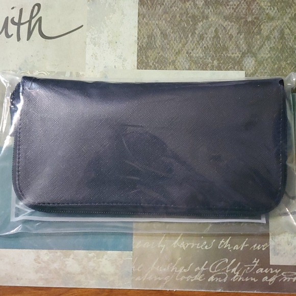 🖌Mary Kay Essential Brush Collection 🖌 - Picture 2 of 5